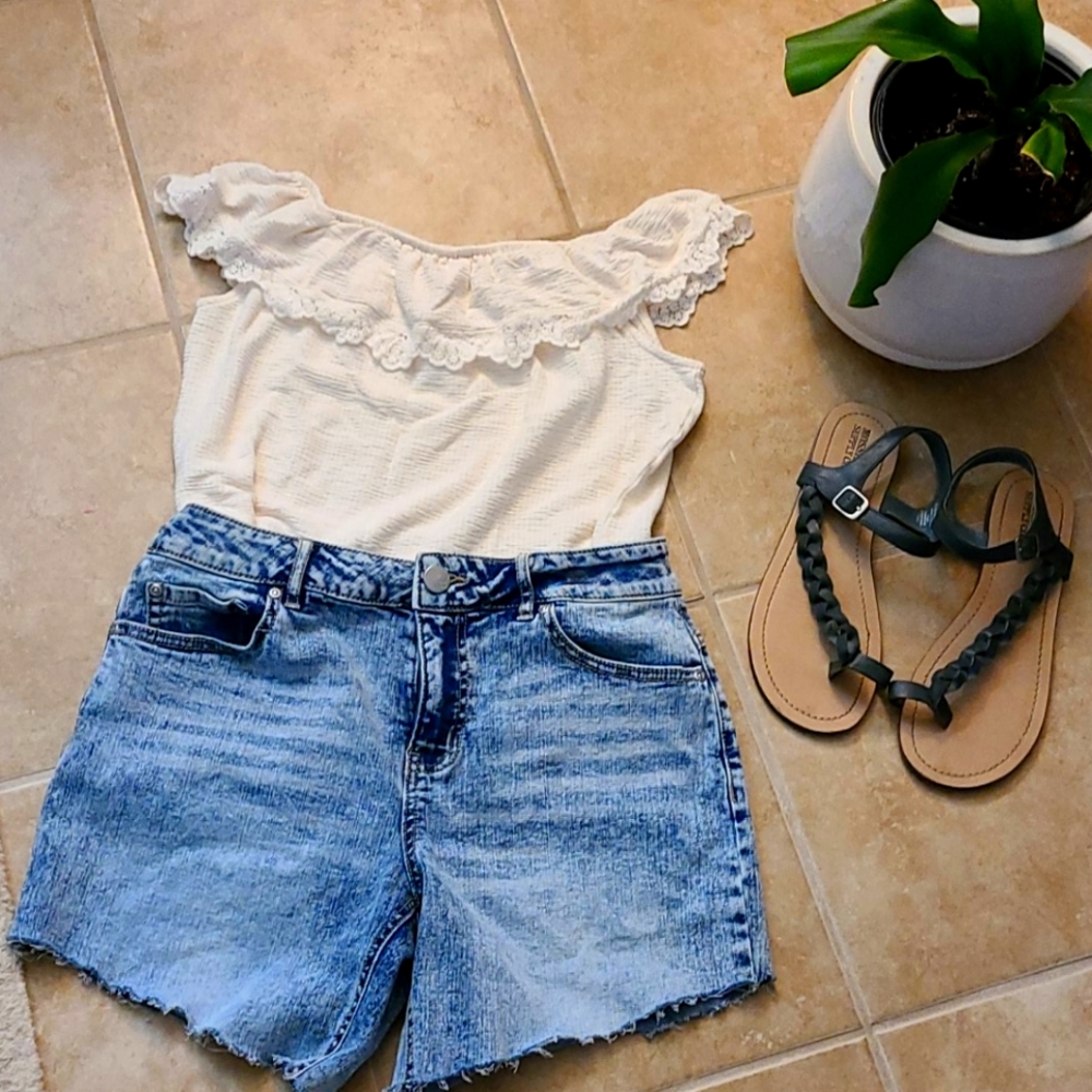 🎽3/$18 Cato Off Shoulder Top